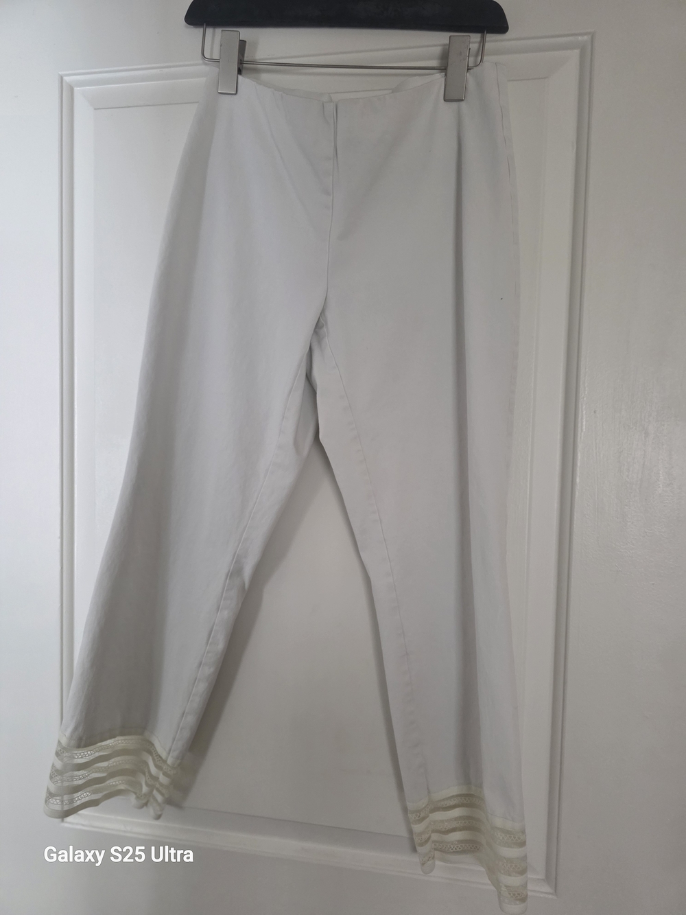 Alfani White Cropped Jeans with Lace-Trimmed Ankles